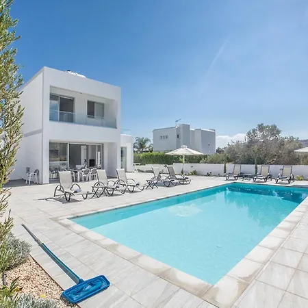 Villa Rent Your Dream Holiday And Look Forward To Relaxing Beside Your Private Pool 1554