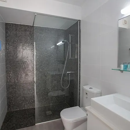 Rent Your Dream Holiday And Look Forward To Relaxing Beside Your Private Pool 1554 Villa Protaras