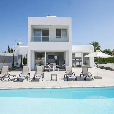 Rent Your Dream Holiday And Look Forward To Relaxing Beside Your Private Pool 1554 فيلة *