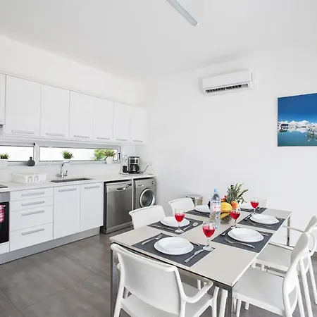 Rent Your Dream Holiday And Look Forward To Relaxing Beside Your Private Pool 1554 * بروتاراس