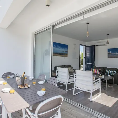 Villa Rent Your Dream Holiday And Look Forward To Relaxing Beside Your Private Pool 1554