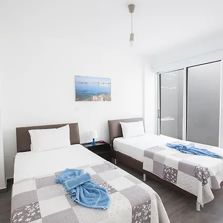 Rent Your Dream Holiday And Look Forward To Relaxing Beside Your Private Pool 1554 * Protaras