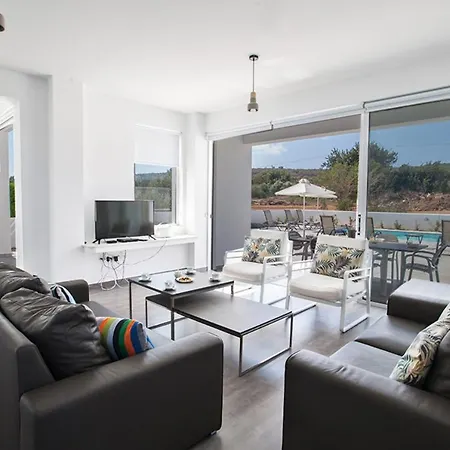 Villa Rent Your Dream Holiday And Look Forward To Relaxing Beside Your Private Pool 1554 Protaras